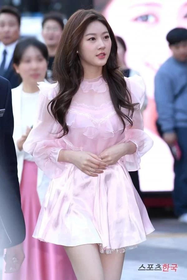 Đánh mất cả nghiệp diễn vì bê bối, Kim Sae Ron hé lộ công việc hiện tại-1