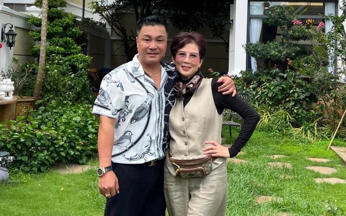 Ảnh hiếm cách đây 3 thập kỷ của Việt Trinh và Diễm Hương gây sốt-3