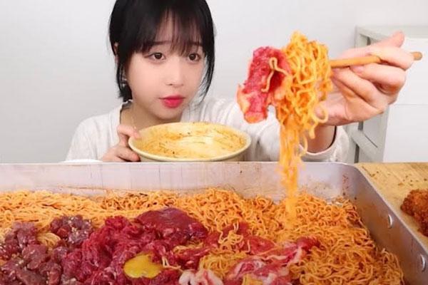 Cô gái kiếm hơn 230 triệu đồng nhờ mỗi lần đi ngủ-3