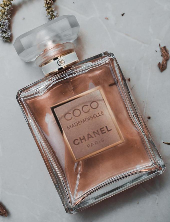 Làm thế nào để phân biệt giày Adidas, túi LV thật hay giả?-2