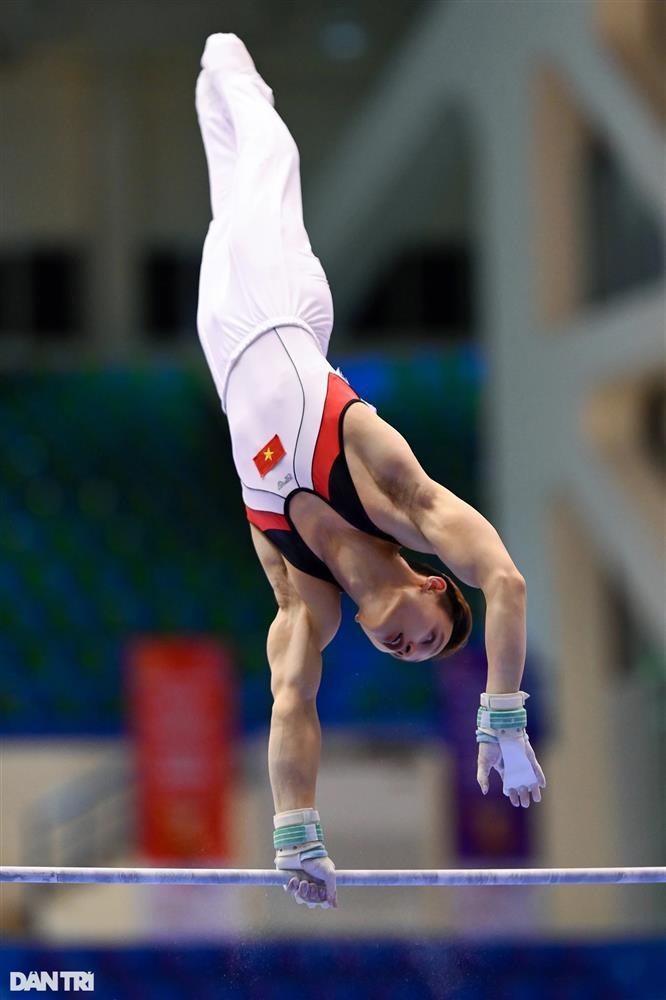 Ngắm hoàng tử TDDC Đinh Phương Thành ở 5 kỳ SEA Games-11