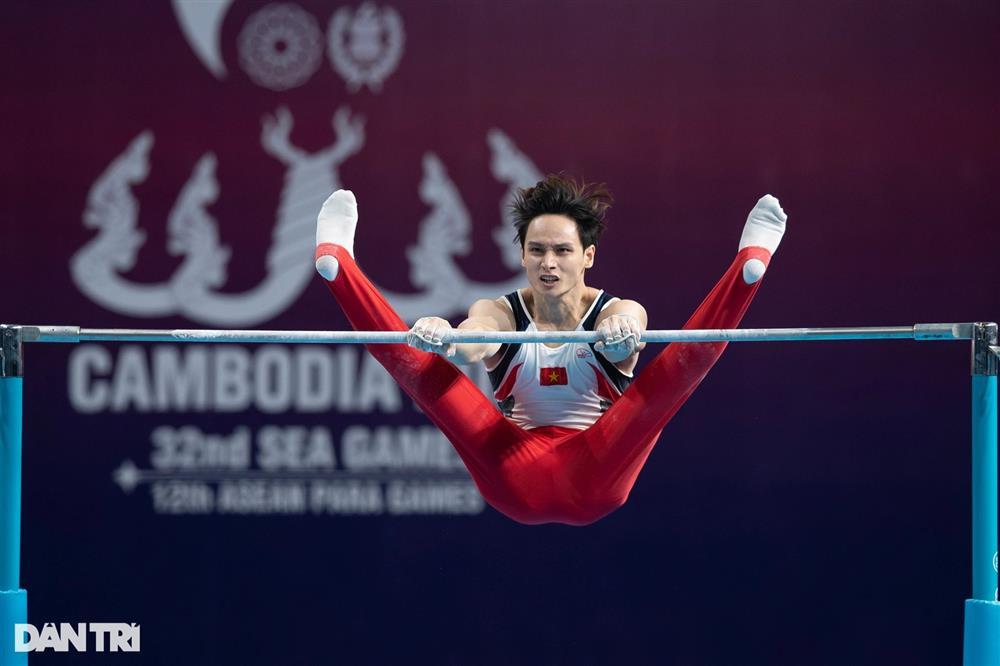 Ngắm hoàng tử TDDC Đinh Phương Thành ở 5 kỳ SEA Games-12