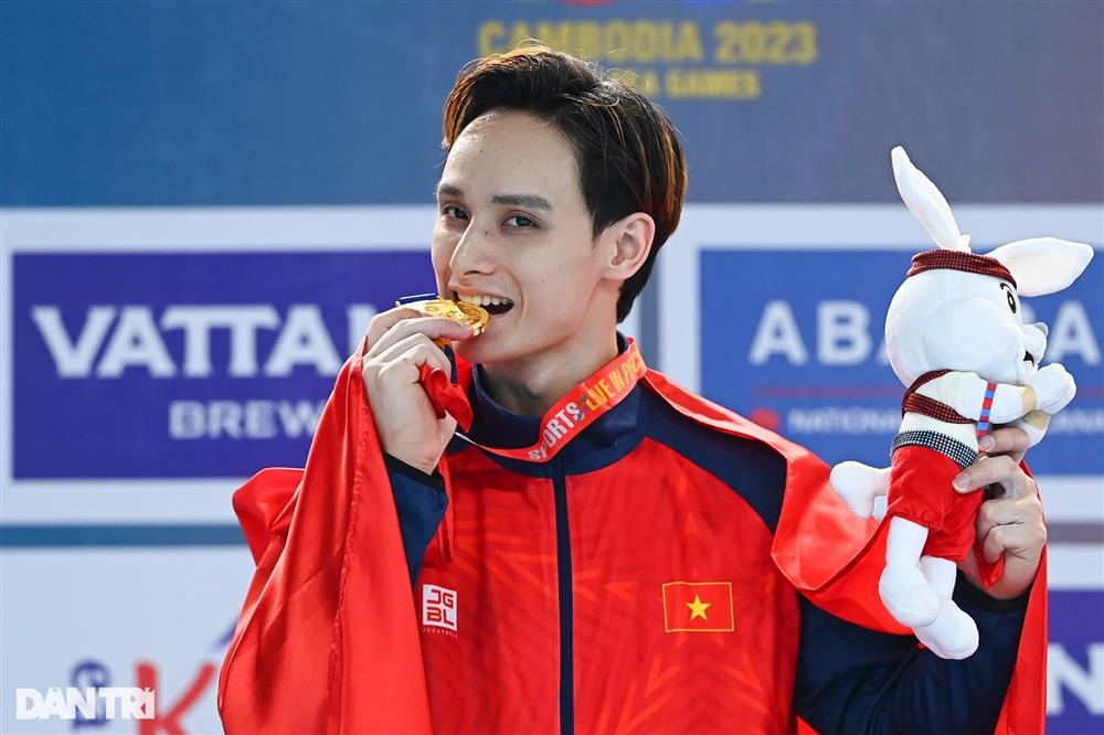 Ngắm hoàng tử TDDC Đinh Phương Thành ở 5 kỳ SEA Games-15