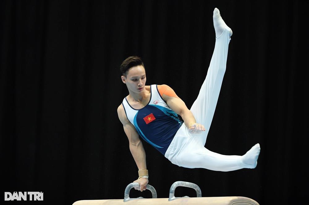 Ngắm hoàng tử TDDC Đinh Phương Thành ở 5 kỳ SEA Games-4