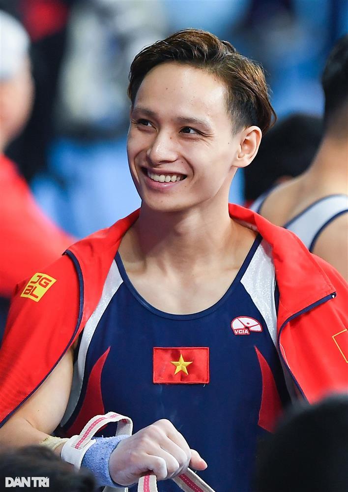 Ngắm hoàng tử TDDC Đinh Phương Thành ở 5 kỳ SEA Games-8