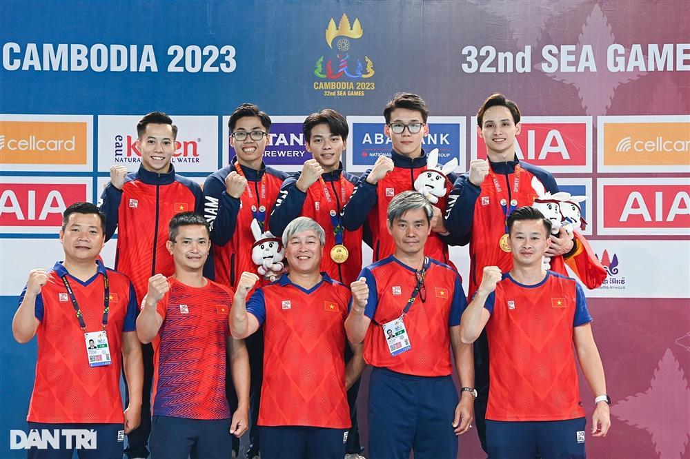 Ngắm hoàng tử TDDC Đinh Phương Thành ở 5 kỳ SEA Games-1