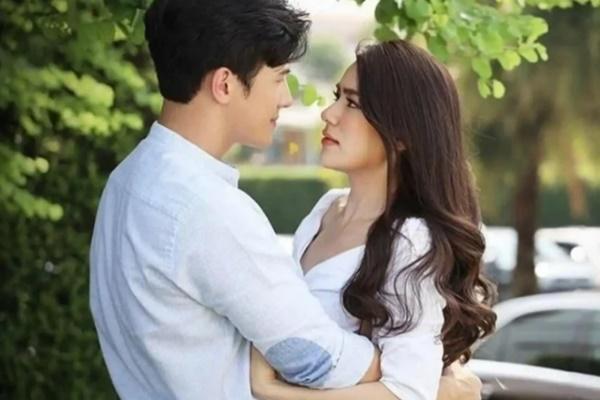 Vừa tuyên bố kết hôn, cảnh sát nói 1 câu khiến mẹ đơn thân chia tay-1