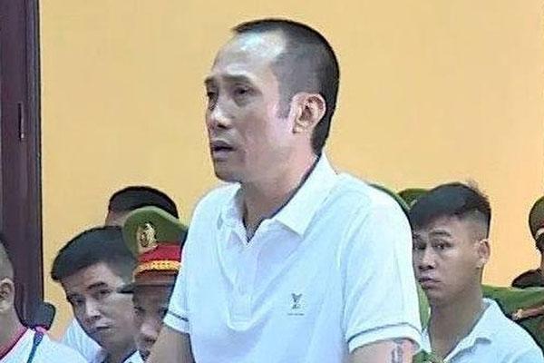 CLIP: Ngoài Tuấn thần đèn, công an còn khám nhà một anh chị khác-5