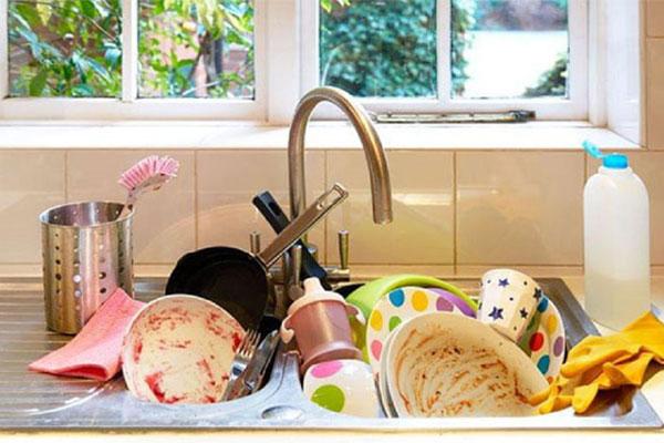 Mẹo làm sạch dầu mỡ trên hộp thủy tinh, hộp nhựa-1