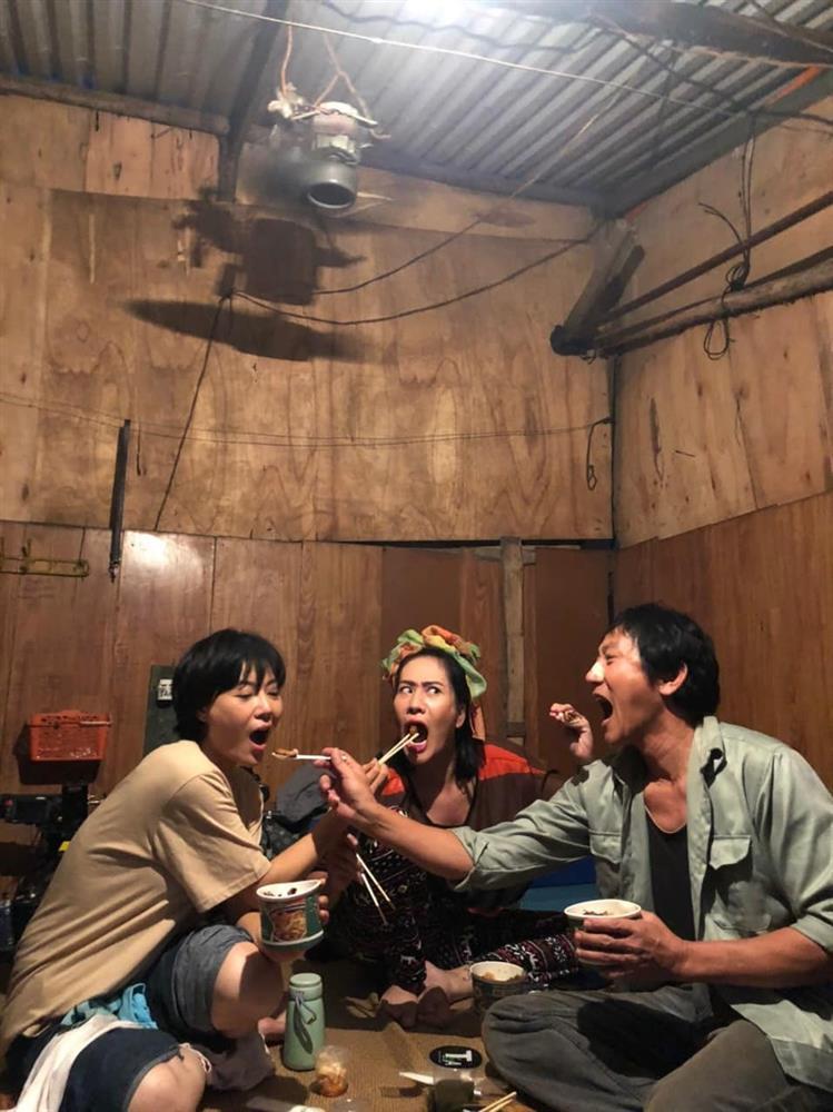 Hậu trường không có trên sóng của Cuộc Đời Vẫn Đẹp Sao-3