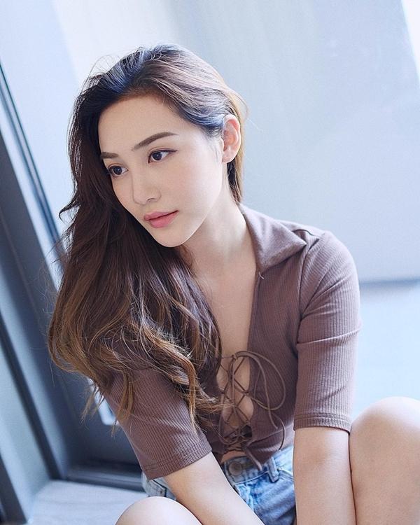 Nữ thần sexy thế hệ mới tranh cãi vì diện đồ táo bạo trên truyền hình-4