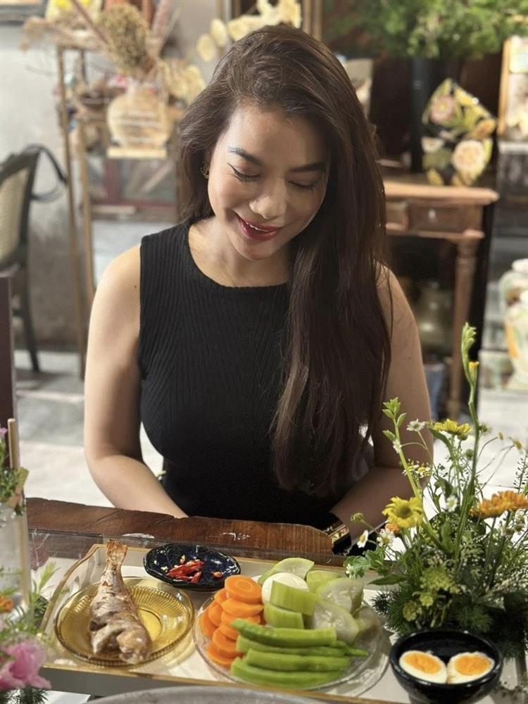 Trương Ngọc Ánh U50 đẹp chấp tuổi tác, ảnh bị chụp lén như nữ thần-6