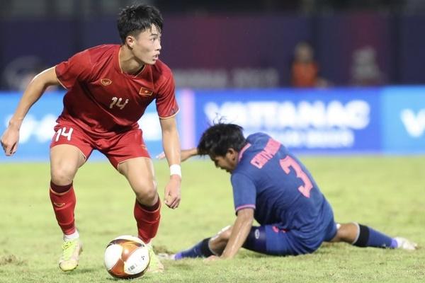 Thông tin về chấn thương Quốc Việt trước trận bán kết với Indonesia-1