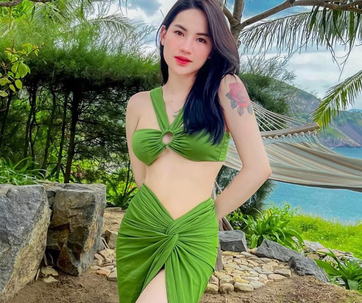 Nhan sắc thật của chiến thần review Hà Linh có bằng Lisa Việt Nam?-1