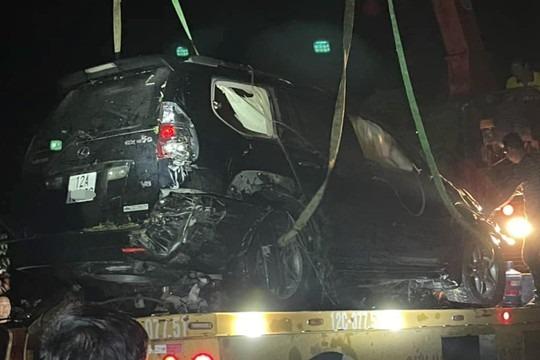 Xe Lexus bất ngờ lao xuống sông, một giám đốc tử vong-1