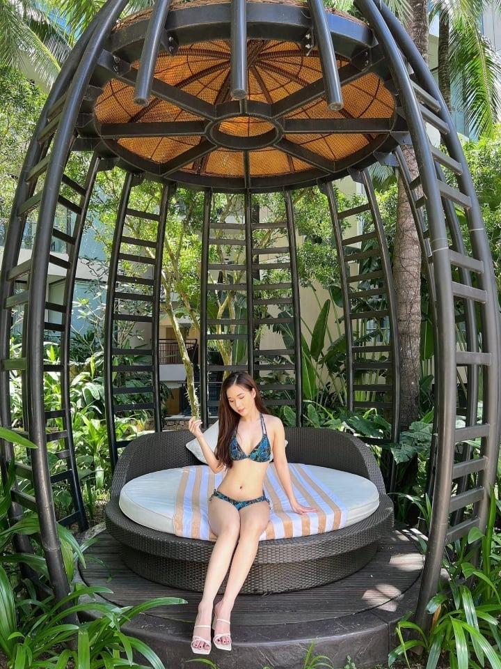 Tiểu tam Gia Đình Mình Vui Bất Thình Lình diện bikini nóng bỏng-6