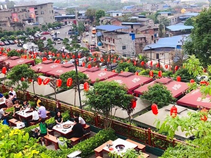 Quán lẩu lớn nhất thế giới: Nấu vài tấn/ngày, khách đông bằng dân quận nhỏ-3