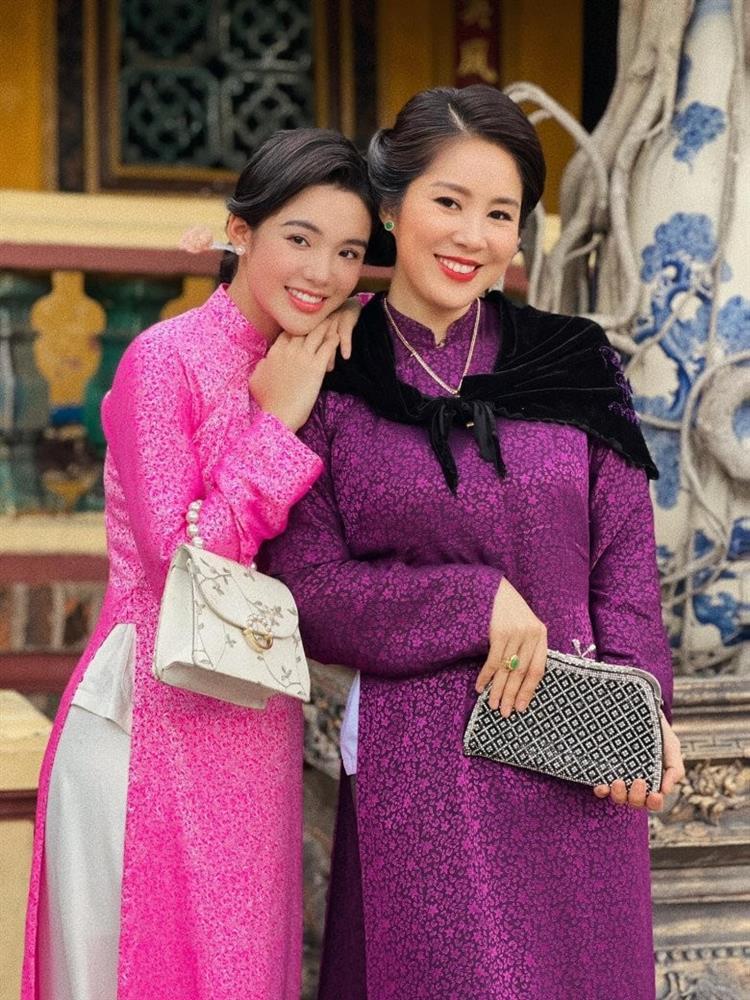Đến tuổi vào vai mẹ chồng, Lê Phương ngoài đời như thiếu nữ nhờ đổi góc con người-1