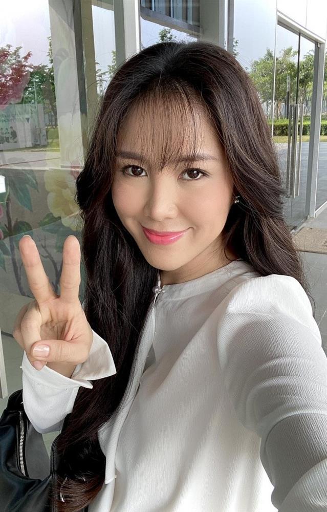 Đến tuổi vào vai mẹ chồng, Lê Phương ngoài đời như thiếu nữ nhờ đổi góc con người-3