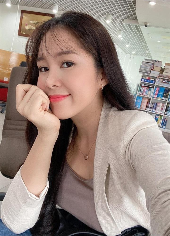 Đến tuổi vào vai mẹ chồng, Lê Phương ngoài đời như thiếu nữ nhờ đổi góc con người-4