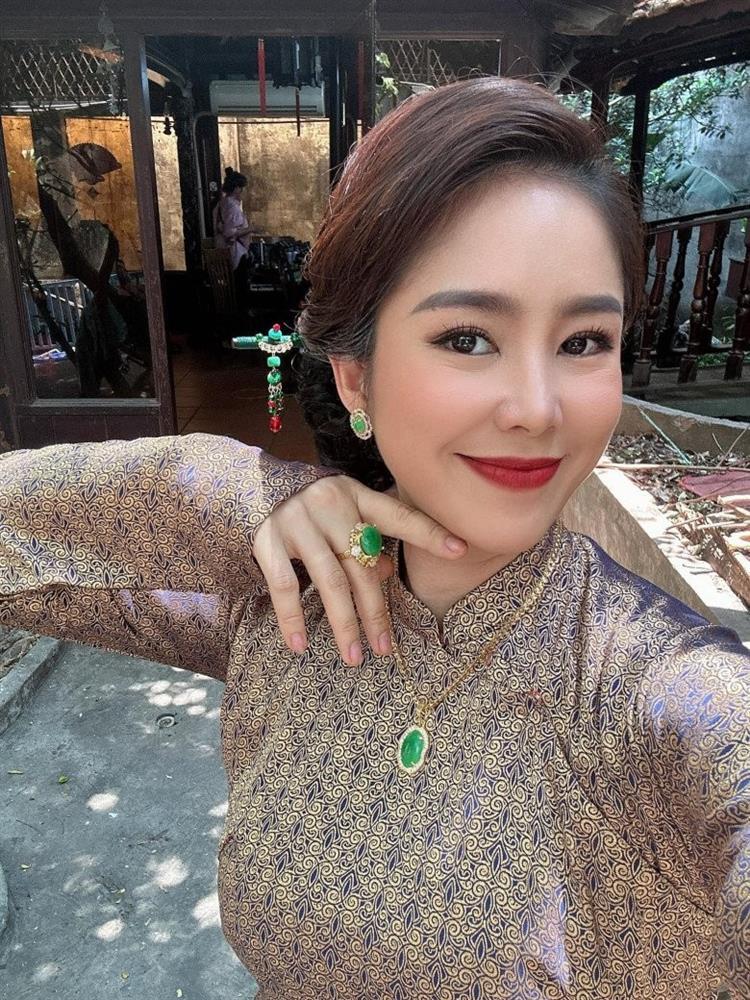 Đến tuổi vào vai mẹ chồng, Lê Phương ngoài đời như thiếu nữ nhờ đổi góc con người-5