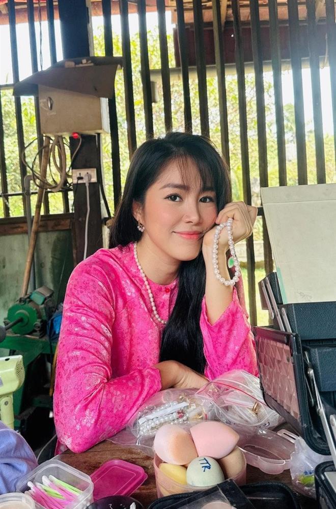 Đến tuổi vào vai mẹ chồng, Lê Phương ngoài đời như thiếu nữ nhờ đổi góc con người-8