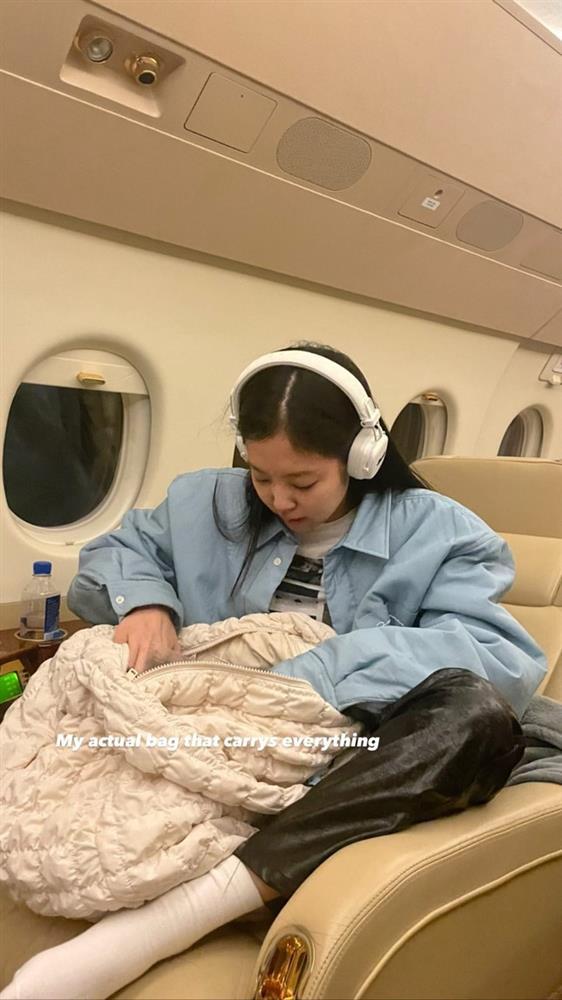 Bộ sưu tập của Jennie BLACKPINK kết hợp cùng CK cháy hàng ngay khi mở bán-5