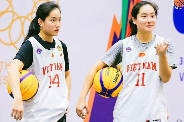 Cặp song sinh tuyển bóng rổ nữ Việt Nam đạt thành tích học tập cao ở Mỹ-3