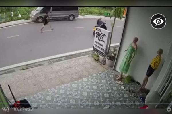 Danh tính cặp vợ chồng đánh nữ tài xế xe máy tông vào trẻ chạy sang đường-2