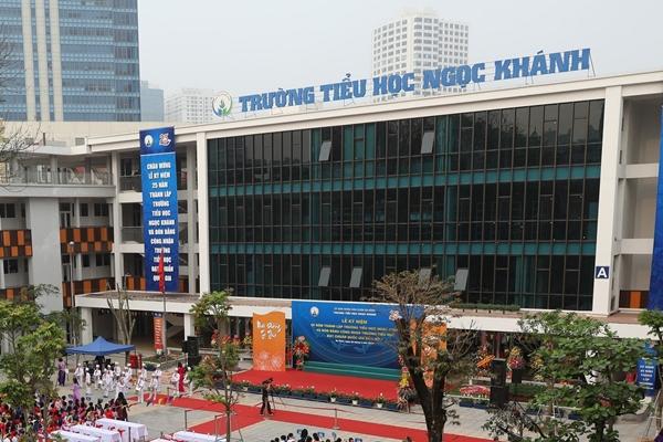 Cô giáo Hà Nội bị phụ huynh xông vào lớp hành hung-1