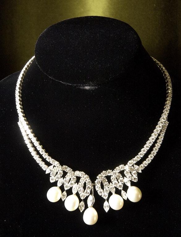 Chuyện chưa kể về báu vật Vương phi Diana từng đeo trước khi qua đời-2