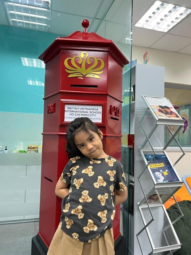 2 con gái đều không học lớp 1, Phạm Quỳnh Anh nhận mưa bình luận-3