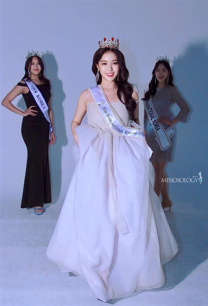 Đêm đăng quang Hoa hậu Siêu quốc gia Hàn Quốc bị chê giống hội chợ-1
