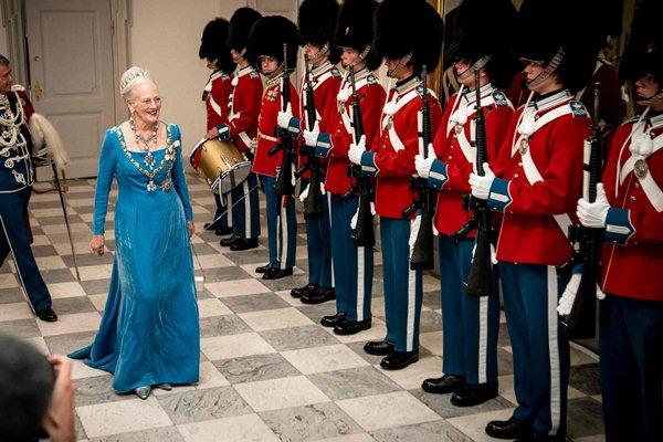 Show diễn của Trương Nghệ Mưu làm nổ cơn sốt đến Hải Nam - Trung Quốc-8