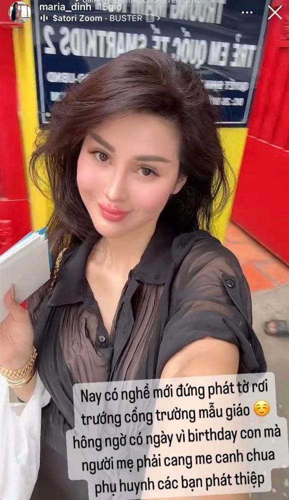 Bà mẹ nóng bỏng đứng phát tờ rơi hóa ra là mỹ nhân dao kéo một thời-1