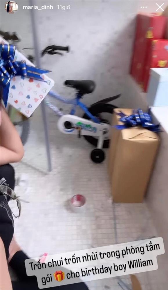 Bà mẹ nóng bỏng đứng phát tờ rơi hóa ra là mỹ nhân dao kéo một thời-4