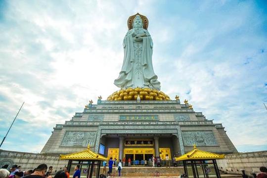 Show diễn của Trương Nghệ Mưu làm nổ cơn sốt đến Hải Nam - Trung Quốc-7