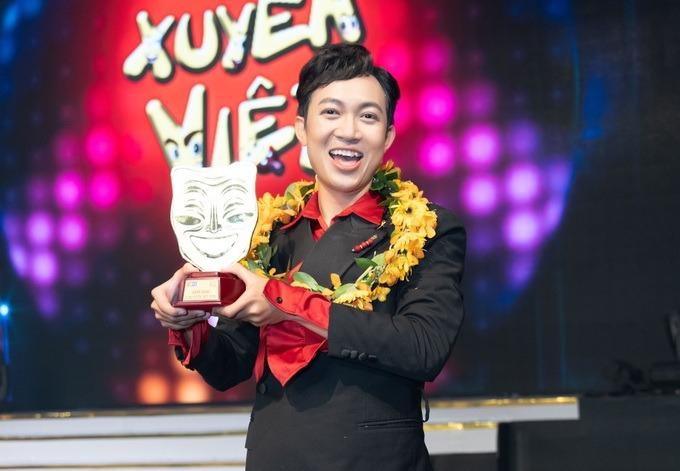 Tân Quán quân Cười Xuyên Việt: Cha mẹ đi tu, cu li đoàn phim-1