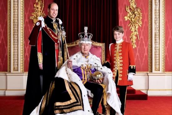 Chân dung Vua Charles bên 2 người thừa kế ngai vàng