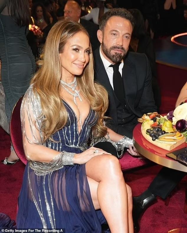 Cưới 1 năm, Jennifer Lopez và Ben Affleck đã có dấu hiệu toang-5