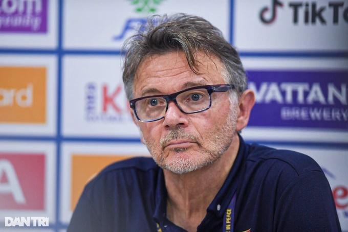 HLV Troussier: U22 Việt Nam đã chơi tốt trước Indonesia quá mạnh-1