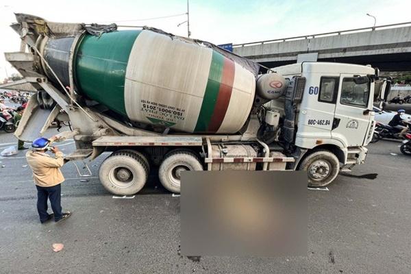 Xe cảnh sát giao thông tông liên hoàn nhiều xe máy, ô tô-2