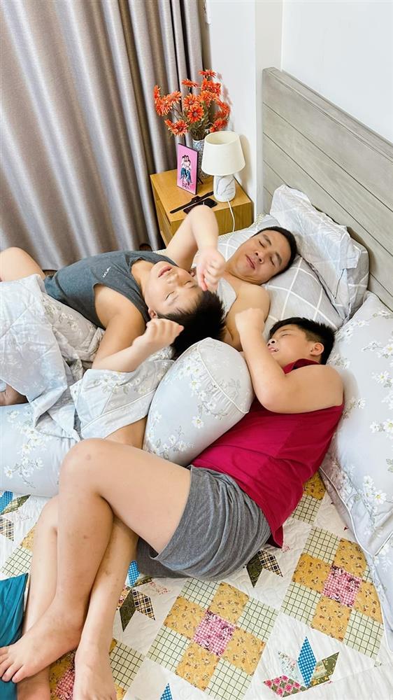 MC Hoàng Linh chuyển phòng cho con riêng, hành động chồng mới gây chú ý-17