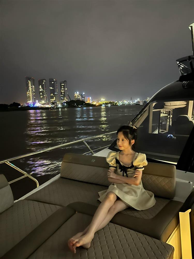 Con gái Đoàn Di Băng không dám đeo balo hàng hiệu đi học-10