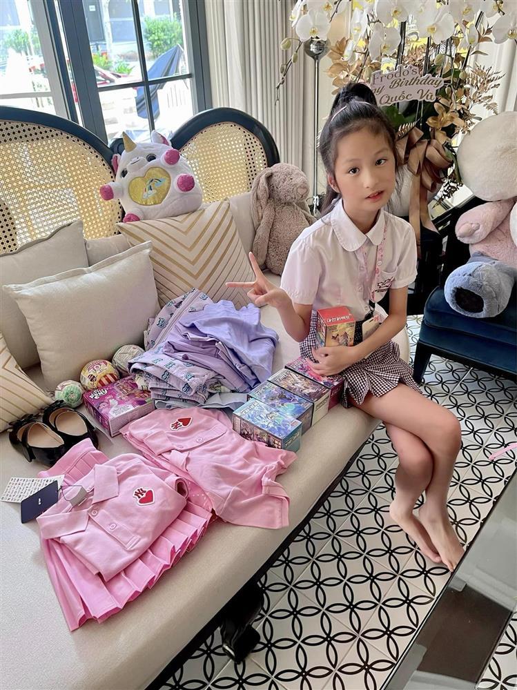 Con gái Đoàn Di Băng không dám đeo balo hàng hiệu đi học-20