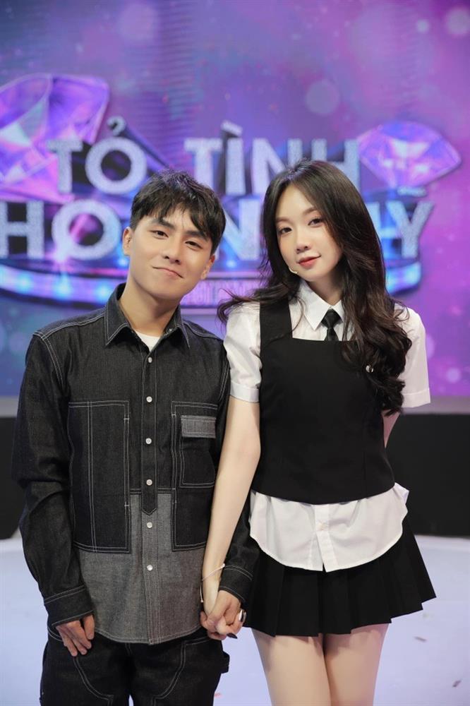 Nam ca sĩ bất ngờ tỏ tình với chính người trong ê-kíp chương trình hẹn hò-6