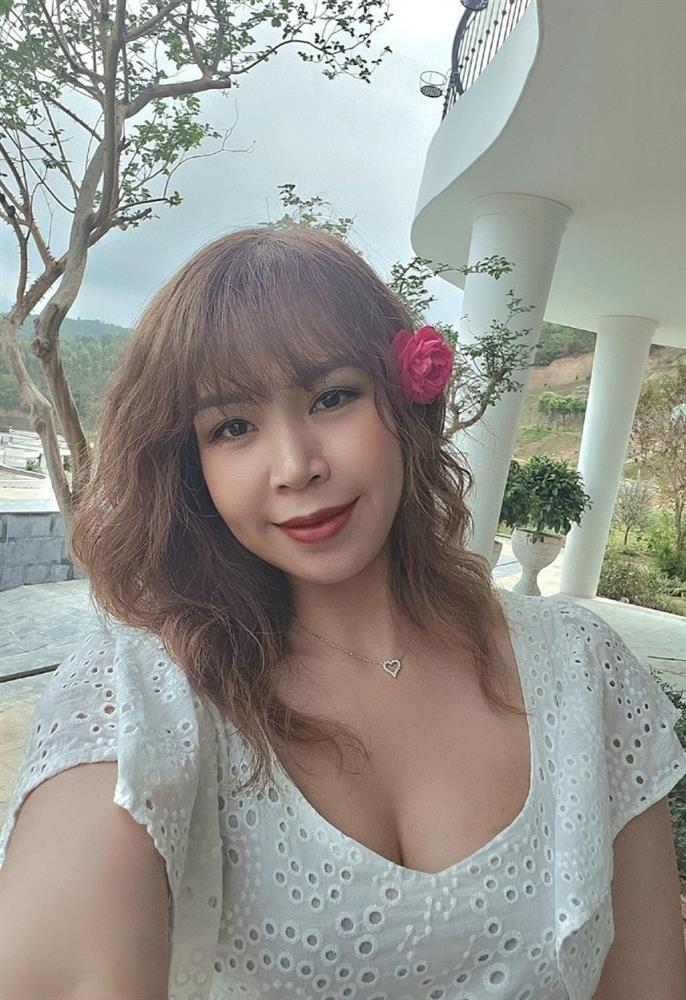 Mạnh Trường nịnh vợ vì nhan sắc mặn mà lai Tây sau sinh 6 tháng-3