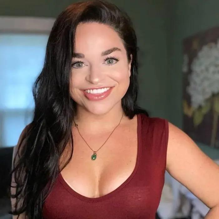 Người phụ nữ miệng rộng nhất thế giới kiếm 300 triệu mỗi lần lên Tiktok-3