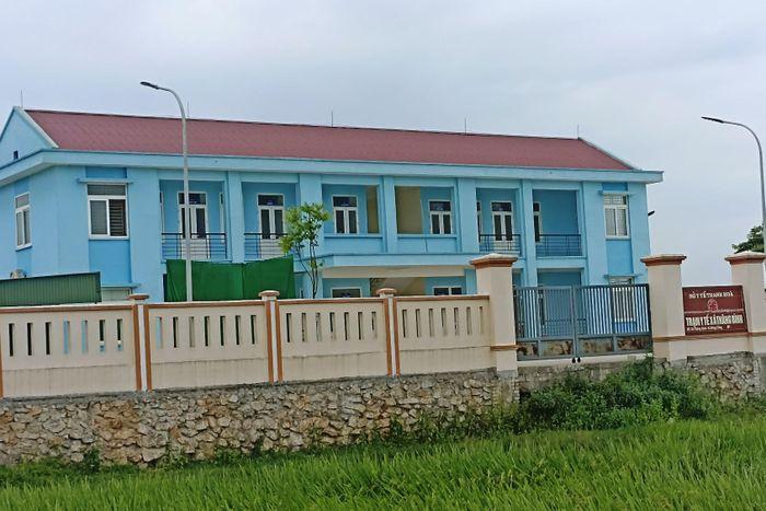 Đình chỉ công tác hai cán bộ liên quan vụ tiêm vắc xin hết hạn cho trẻ-1