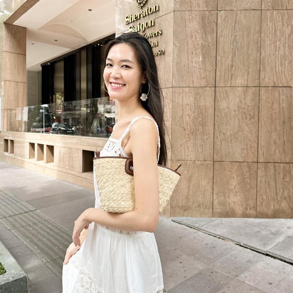Mặt mộc của Hoa hậu Thùy Dung ở tuổi 33-7